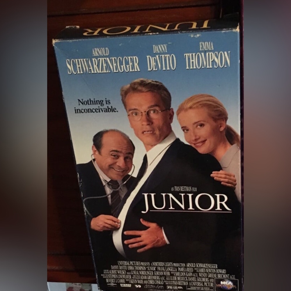 Junior Movie VHS Tape - Arnold Schwarzenegger, Danny DeVito, In great shape